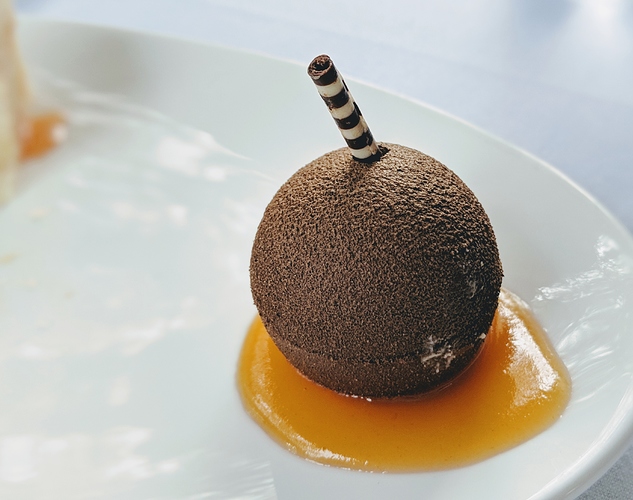 00100lPORTRAIT_00100_BURST20190308175706085_COVER