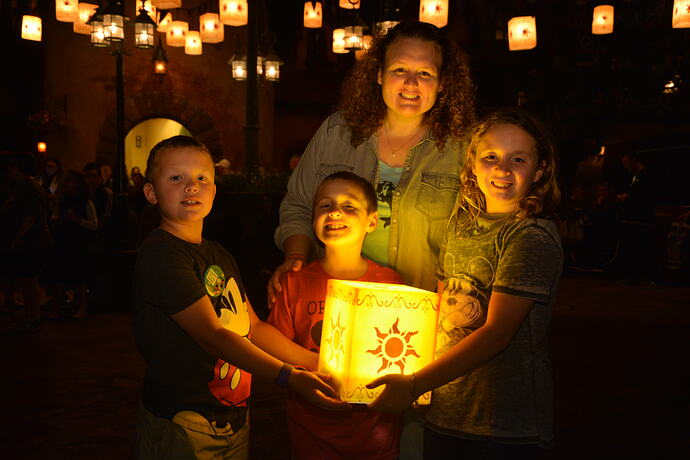 MK_RAPUNZELLANTERNSC_20171119_406454224597