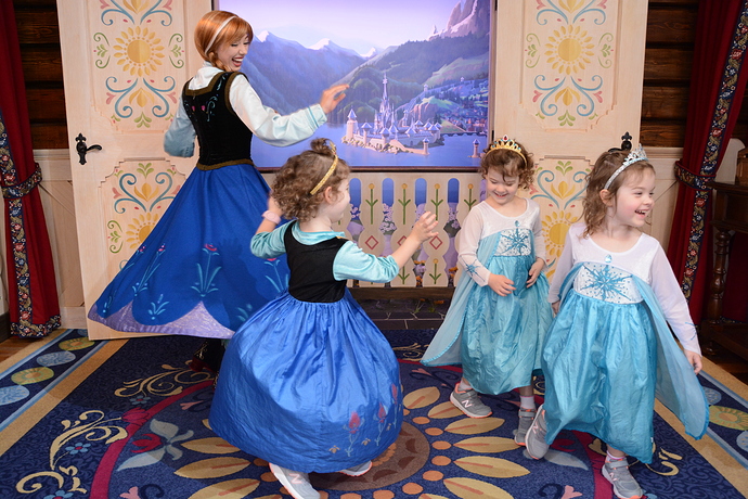 EPCOT_FROZENCHARC2_20180917_413322447111