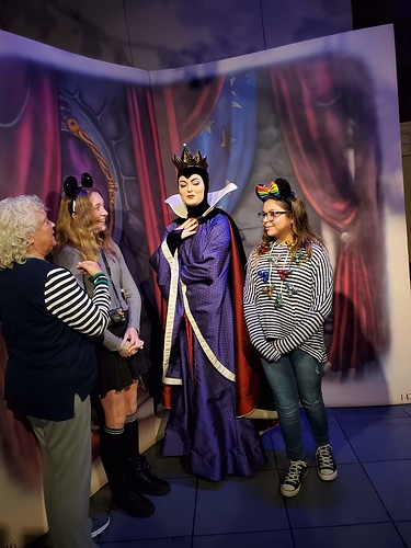 received_460305411564942